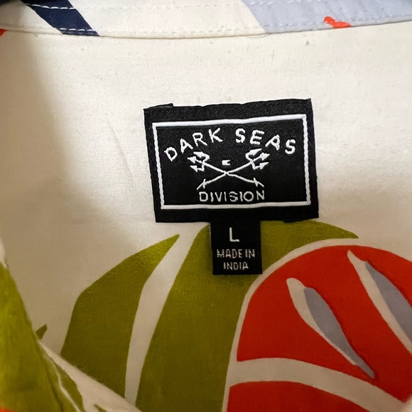 Dark Seas Division button down Large - Picture 3 of 4